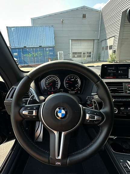BMW M2 11 of 12