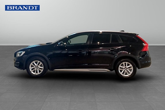 Volvo V60 Cross Country 3 of 11