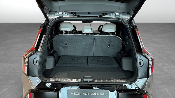 Kia EV9 10 of 17