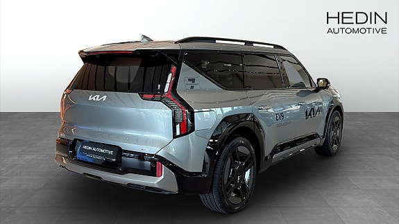 Kia EV9 2 of 17