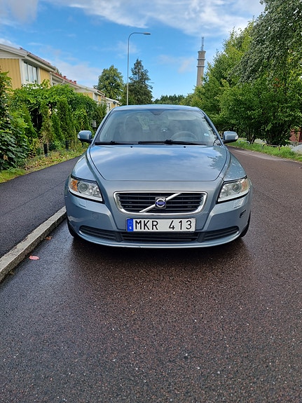 Volvo S40 2 of 5