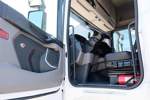 Scania S660 V8 6x2 dragbil 2024 11 of 11
