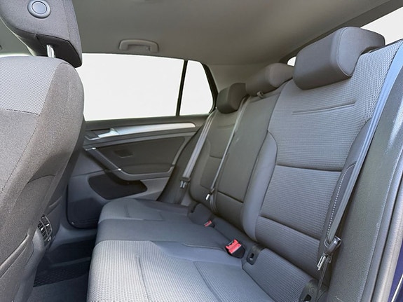 Volkswagen e-Golf VII 20 of 26