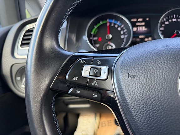 Volkswagen e-Golf VII 6 of 26