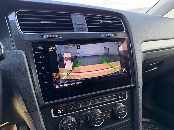 Volkswagen e-Golf VII 10 of 26