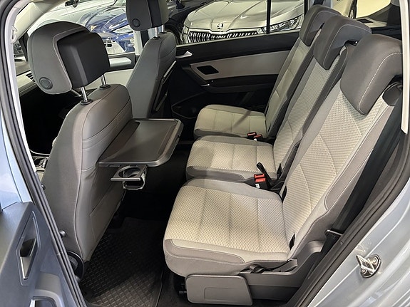 Volkswagen Touran 9 of 24