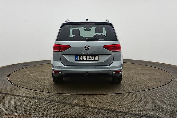 Volkswagen Touran 6 of 11