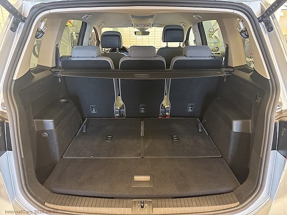 Volkswagen Touran 8 of 11