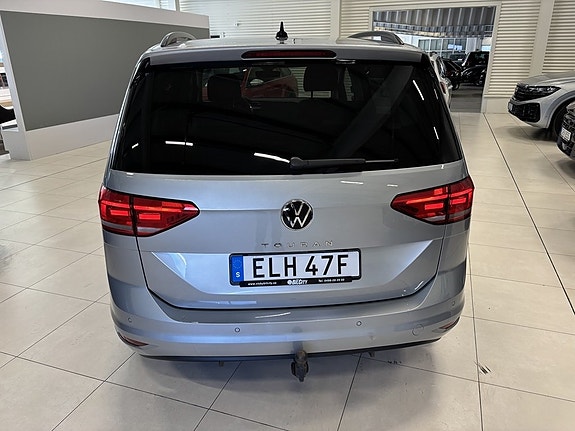 Volkswagen Touran 3 of 24