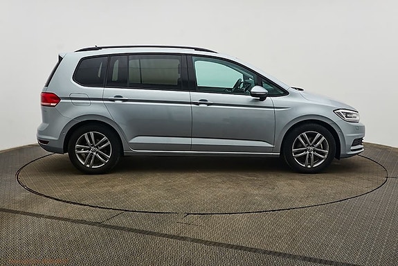 Volkswagen Touran 4 of 11