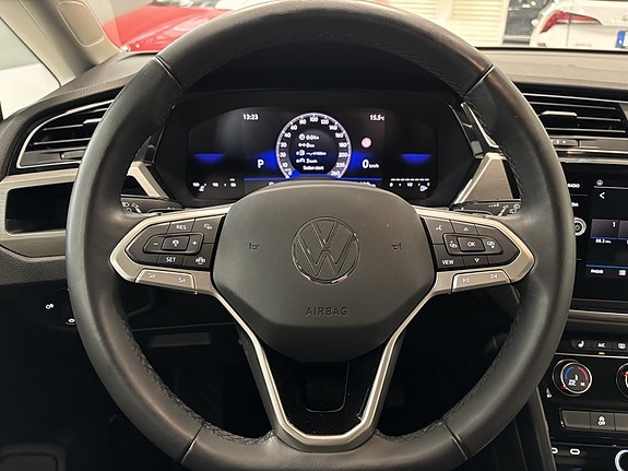 Volkswagen Touran 13 of 24