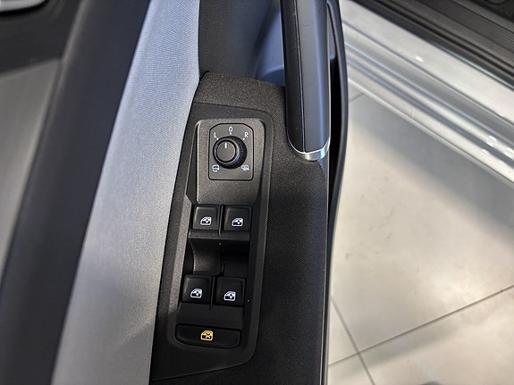 Volkswagen Touran 11 of 24