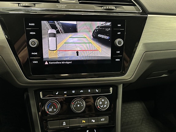 Volkswagen Touran 17 of 24