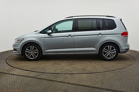 Volkswagen Touran 3 of 11