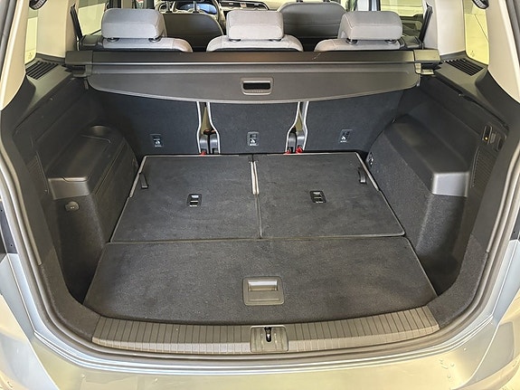 Volkswagen Touran 7 of 24