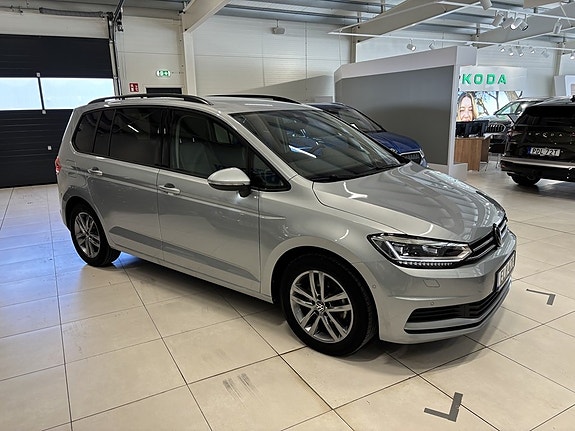 Volkswagen Touran 2 of 24