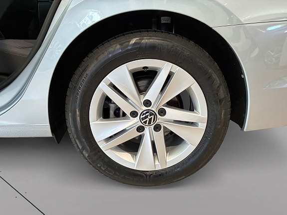 Volkswagen Golf VIII 14 of 14