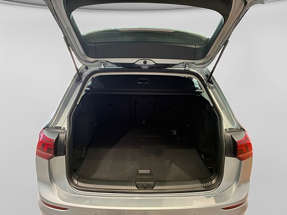 Volkswagen Golf VIII 12 of 14