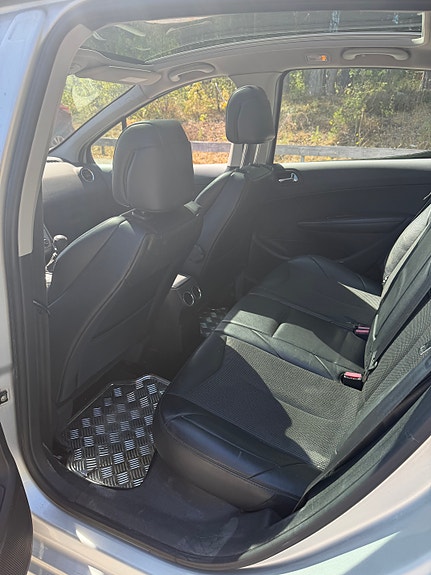 Peugeot 308 10 of 12