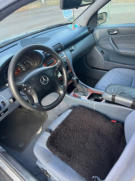 Mercedes-Benz C180 7 of 7