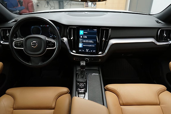 Volvo V60 Cross Country 6 of 20