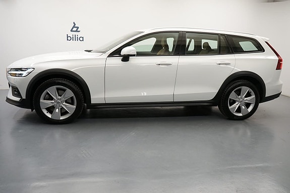 Volvo V60 Cross Country 2 of 20