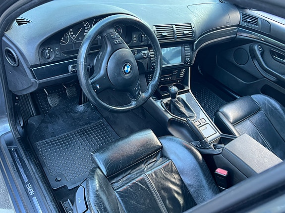 BMW 523i 8 of 8