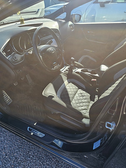 Kia Ceed 5 of 8
