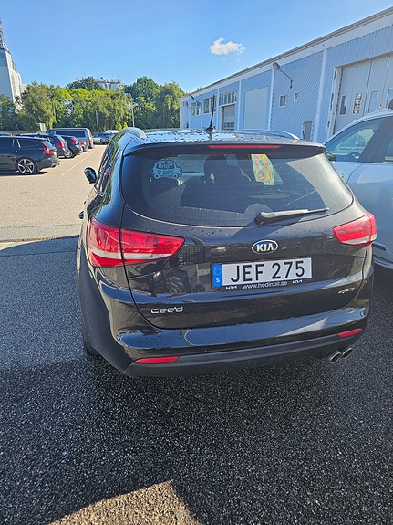 Kia Ceed 2 of 8