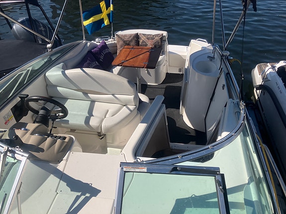 Glastron GS 269 -07 Volvo penta GXI duopropp svensåld 230volt 8 of 10