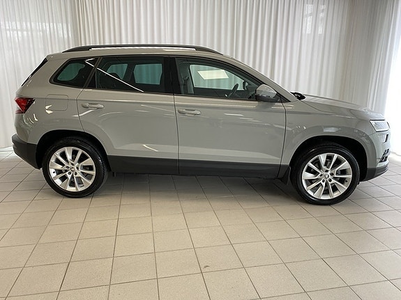 Skoda Karoq 2 of 9