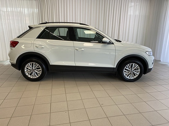 Volkswagen T-Roc 2 of 10