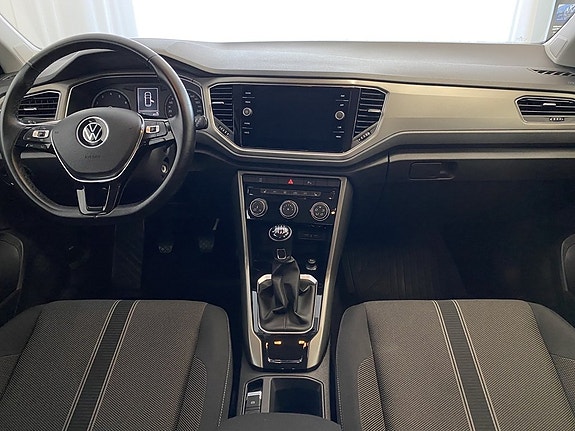 Volkswagen T-Roc 6 of 10