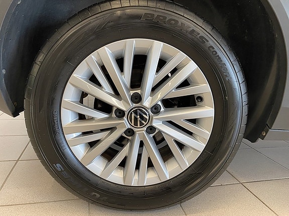 Volkswagen T-Roc 10 of 10