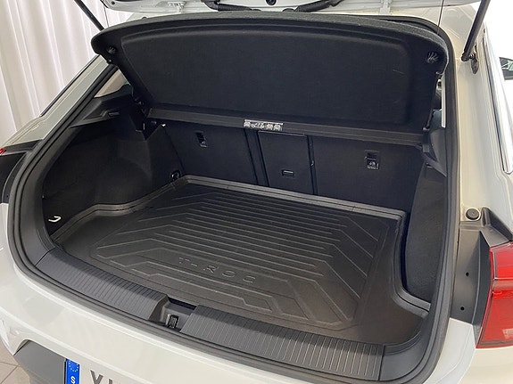 Volkswagen T-Roc 4 of 10