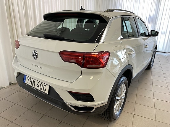Volkswagen T-Roc 3 of 10