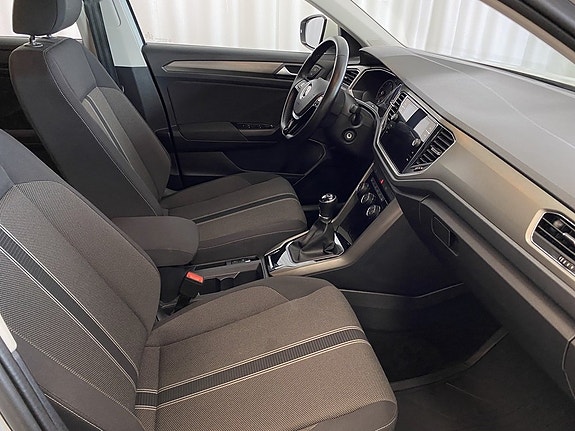 Volkswagen T-Roc 7 of 10