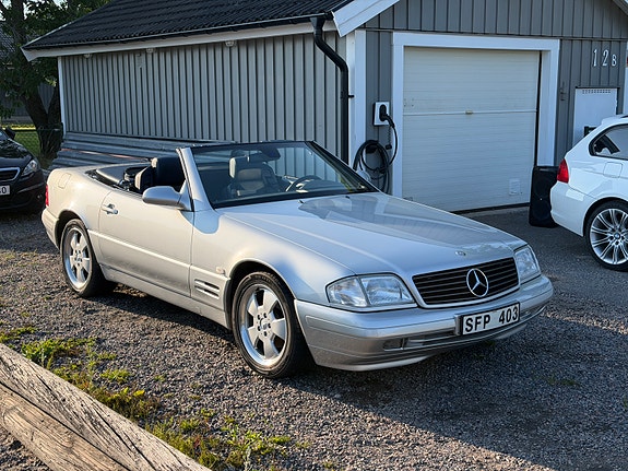 Mercedes-Benz SL320 3 of 6