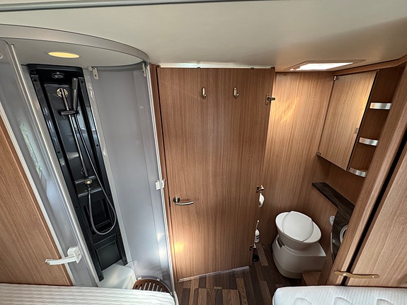 Knaus Sky Ti MEG 700 Silver Selection 7 of 9
