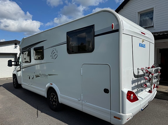 Knaus Sky Ti MEG 700 Silver Selection 2 of 9
