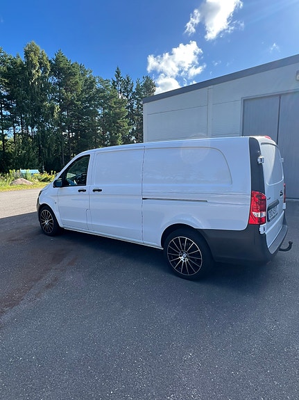 Mercedes-Benz Vito 110 2 of 8