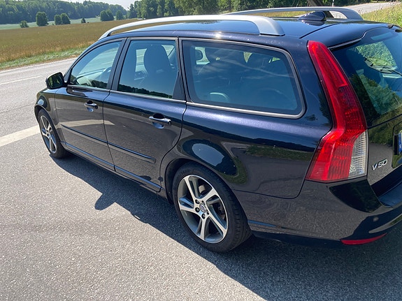 Volvo V50 3 of 17