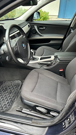 BMW 318d 8 of 21