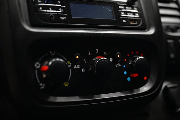 Opel Vivaro 22 of 28