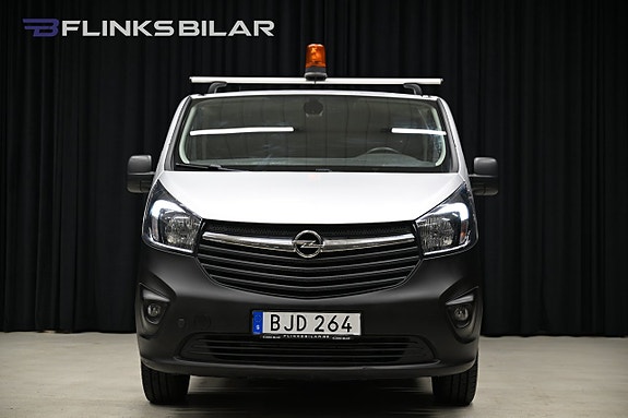 Opel Vivaro 13 of 28