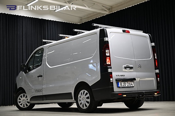 Opel Vivaro 6 of 28