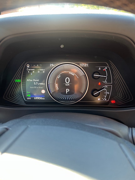 Lexus UX250h 10 of 12