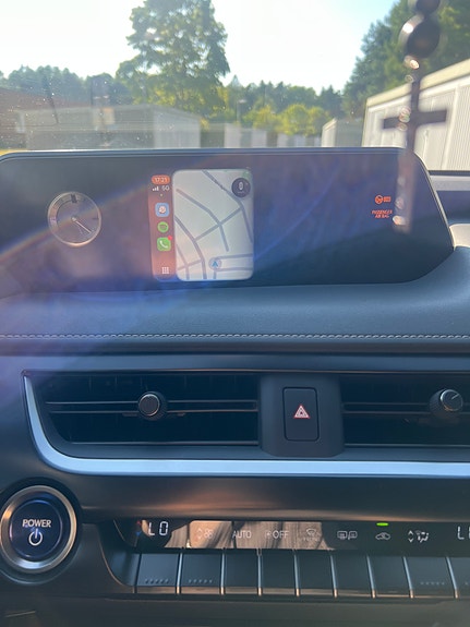 Lexus UX250h 9 of 12
