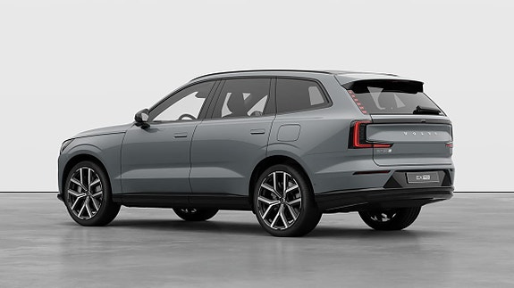 Volvo EX90 4 of 12