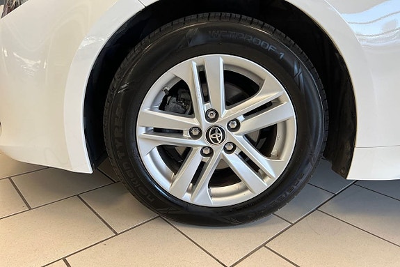 Toyota Corolla 17 of 21